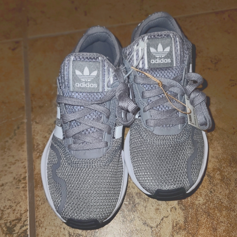 Adidas boys gymshoes.